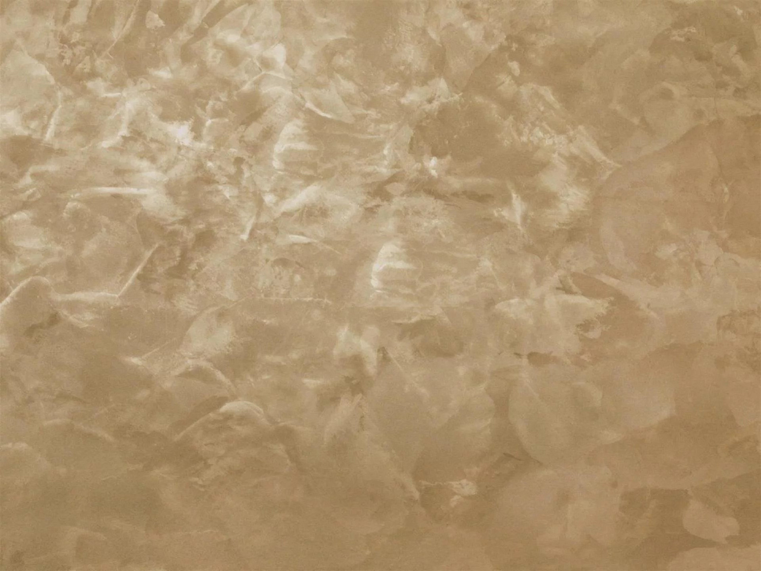 Эффект старинного бархата с золотистым оттенком в гостиной