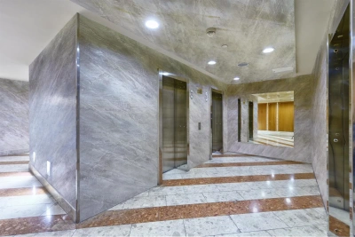 Венецианская штукатурка с эффектом полированного Каррарского мрамора.