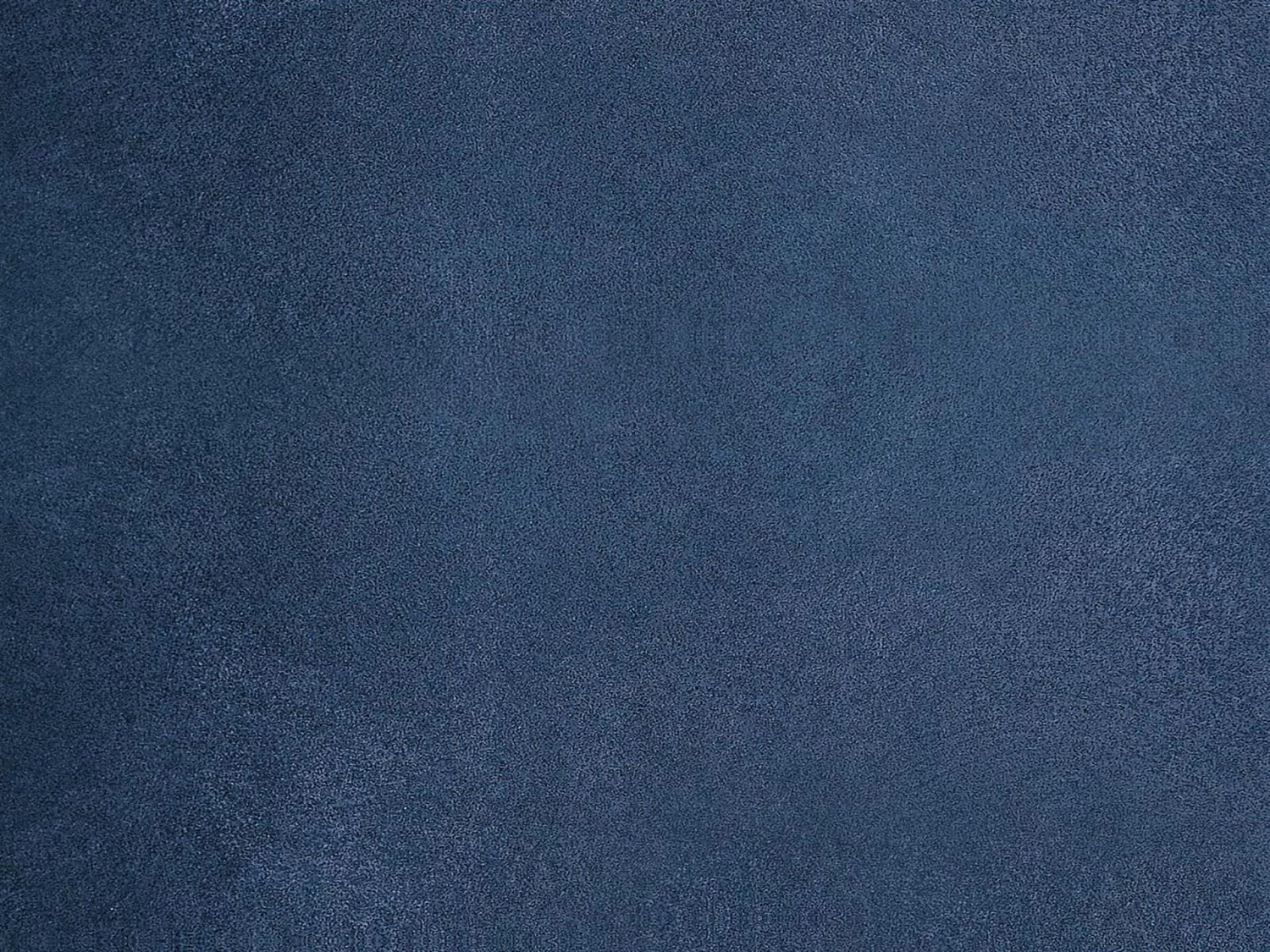 Эффект тёмно-синей замши в гостиной