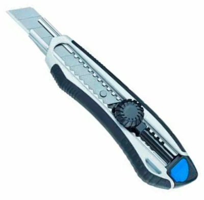 Premium Нож с отламываемыми лезвиями, 18мм